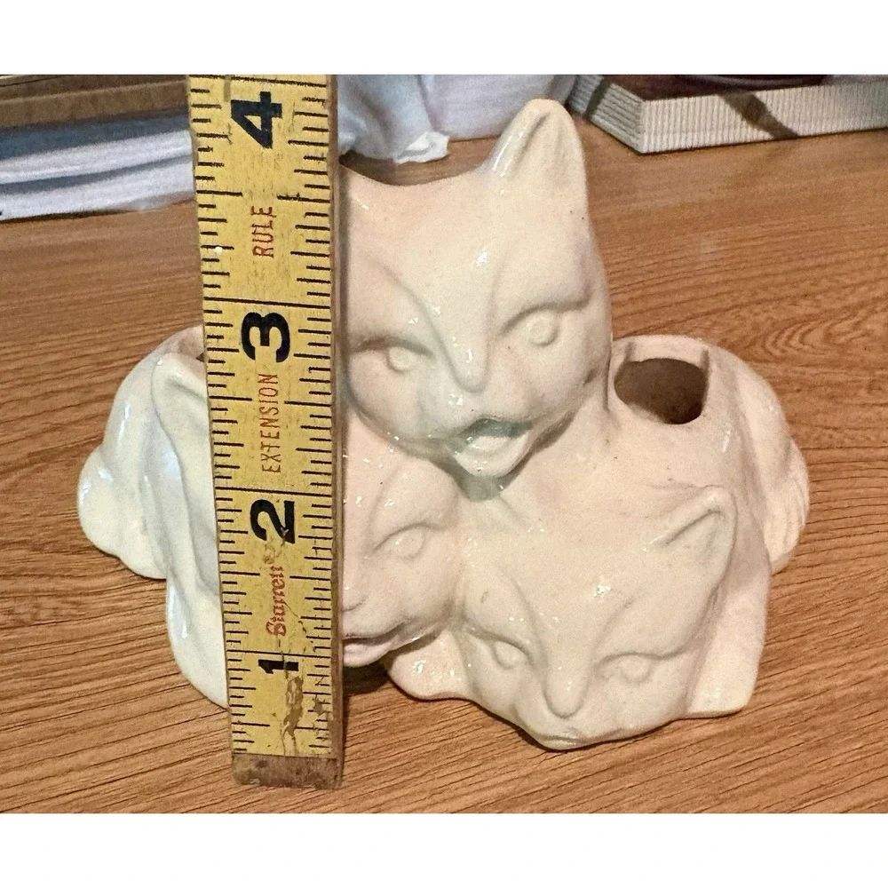 Vintage White Ceramic Cat Planter Unbranded 3 Cats Snuggling Folklectic Decor